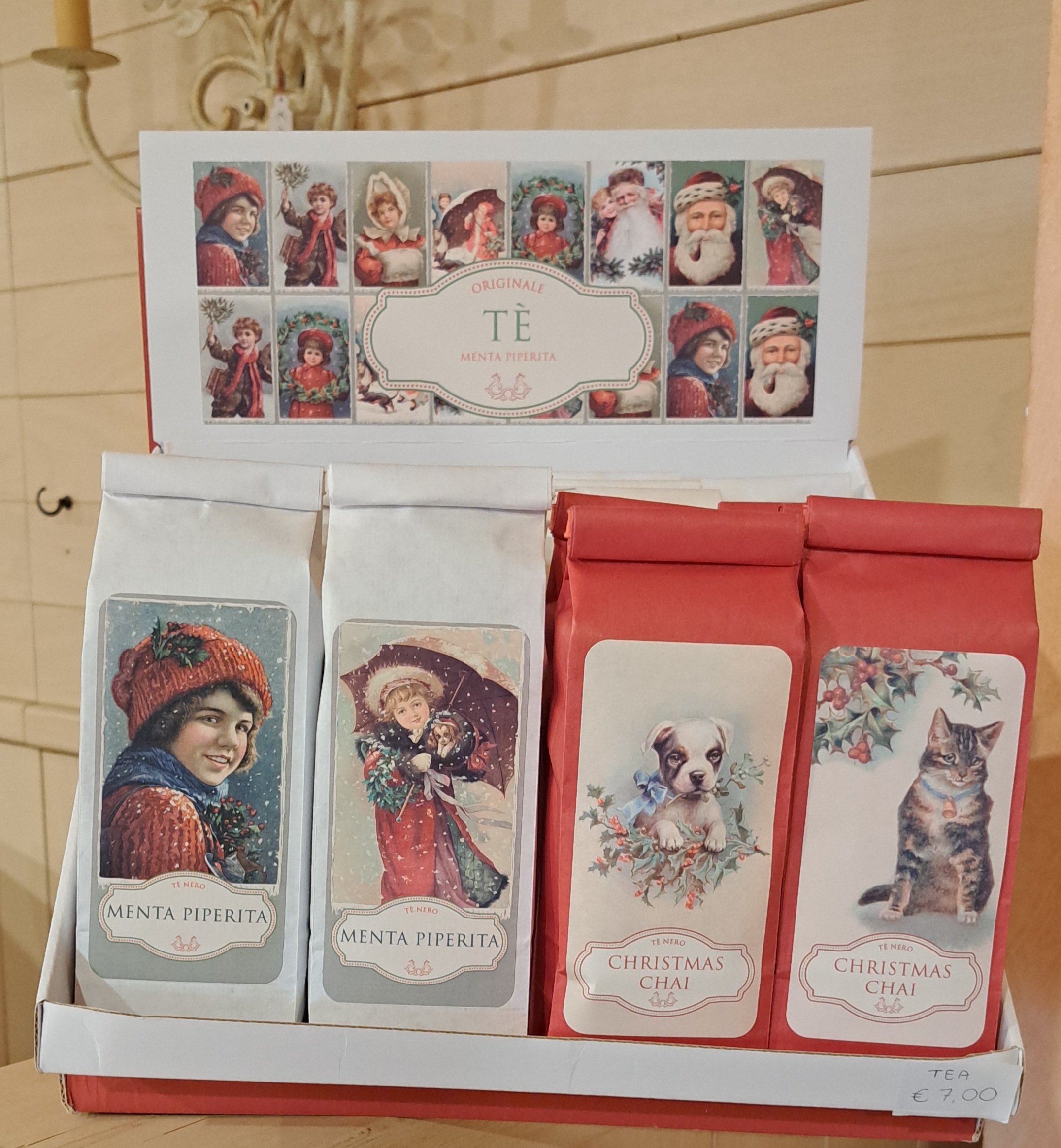 Tè in confezione natalizia